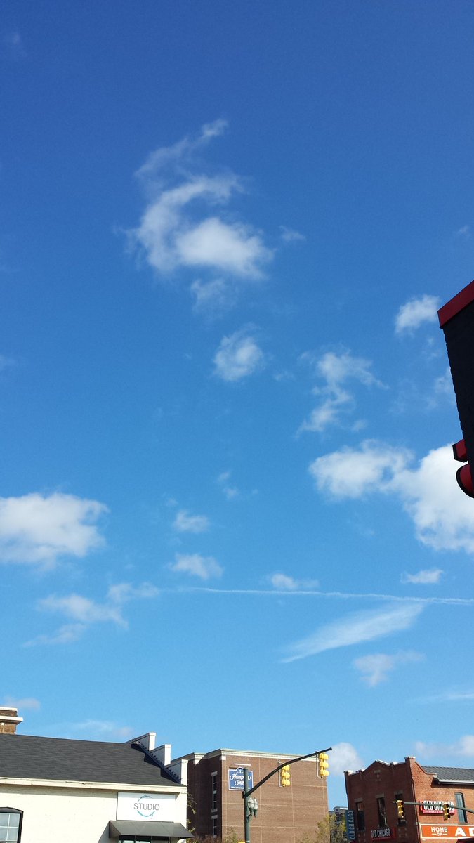 Balefirecanhelp's tweet photo. The sun is always shinning.  Sometimes clouds get in the way.  Good news: clouds always pass.  #patientlife https://t.co/LThdWsNGzB