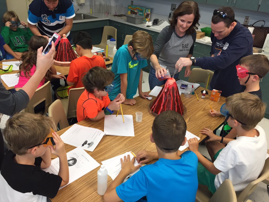 harty0506's tweet photo. Exciting times for the PM class at Hands on Science @RAEinKaty #rae3rd https://t.co/AQXqobpA46