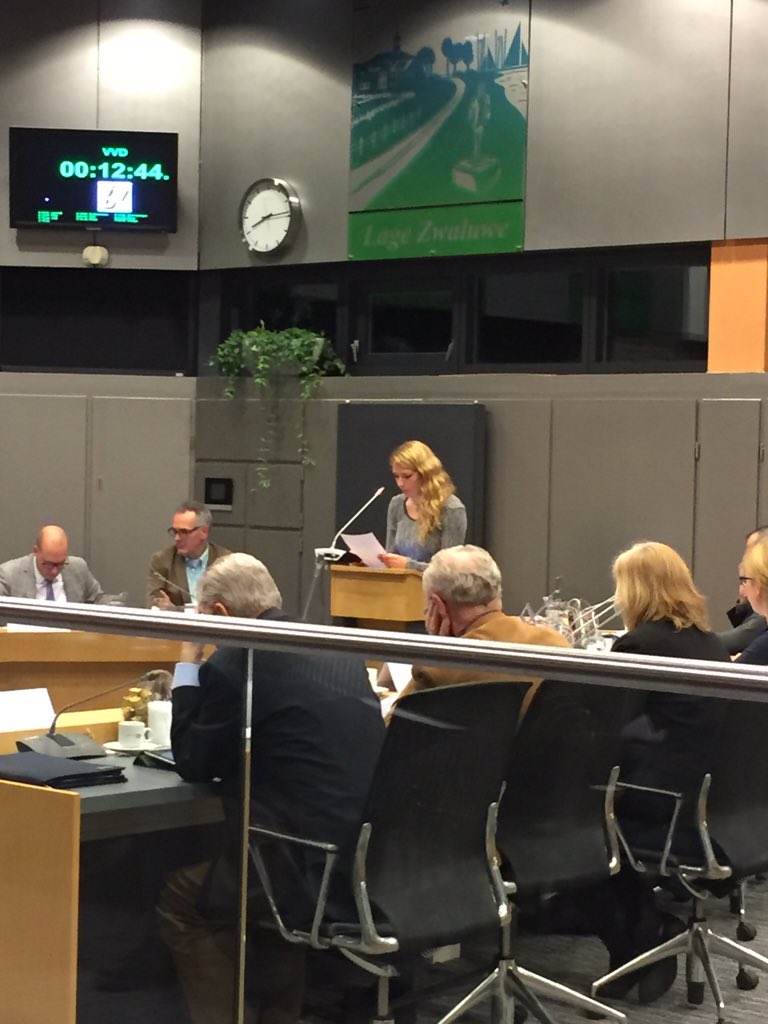 De 20k voor de zakjes wordt geschrapt, wethouder zegt toe. <a href="/Anouk_v_B/">Anouk van Bragt</a> heeft de eerst 20k voor de burgers verdient.