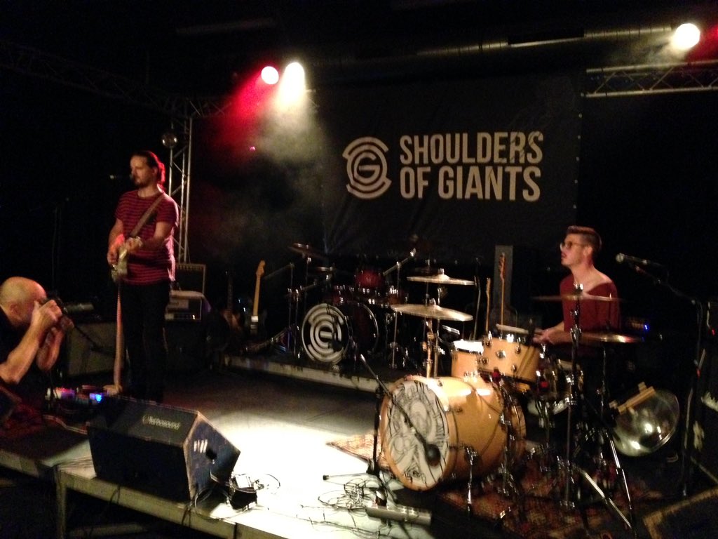 ShldrsOGiants's tweet photo. Kijk ze knallen dan, ja man, PARAMATMAN! https://t.co/1G9ofzRbtx
