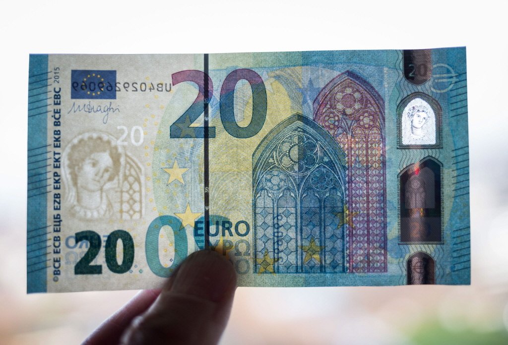Nuttig Aanval Wegrijden De Telegraaf on Twitter: "'Nieuwe biljet van 20 euro onvervalsbaar'  https://t.co/AsZRJUpEuN https://t.co/uwELevyPvC" / Twitter