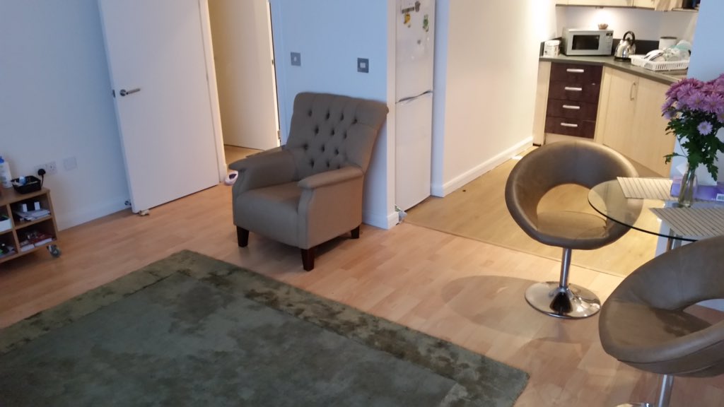 ourowndesigns's tweet photo. Before/after apartment in @QuickStepFloors #impressiveIM1849 #oakbrown laid by @Installerbyron @installersteve2 https://t.co/Gy8WtzadMf