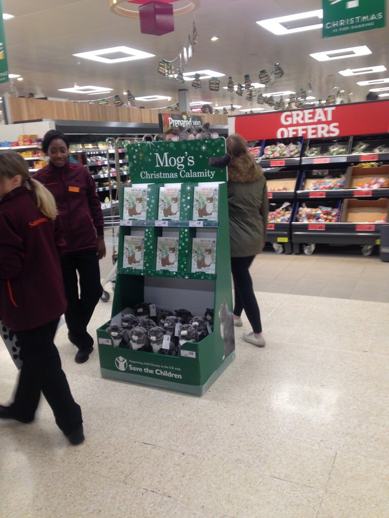 Pick up you own copy of Mog's Christmas Calamity <a href="/sainsburys/">Sainsbury's</a> in Sale now #Xmas advert #n07js