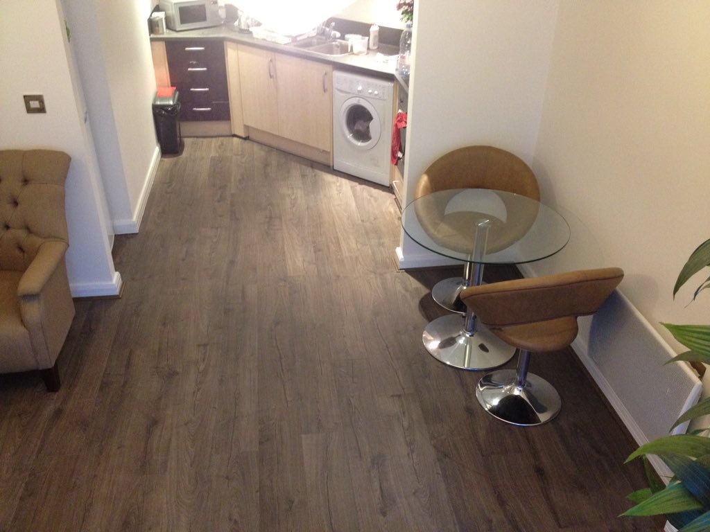 hickmanflooring's tweet photo. Apartment in @QuickStepFloors laid by myself and @Installerbyron @ourowndesigns #impressiveIM1849 #oakbrown https://t.co/dOE3O6fF6M