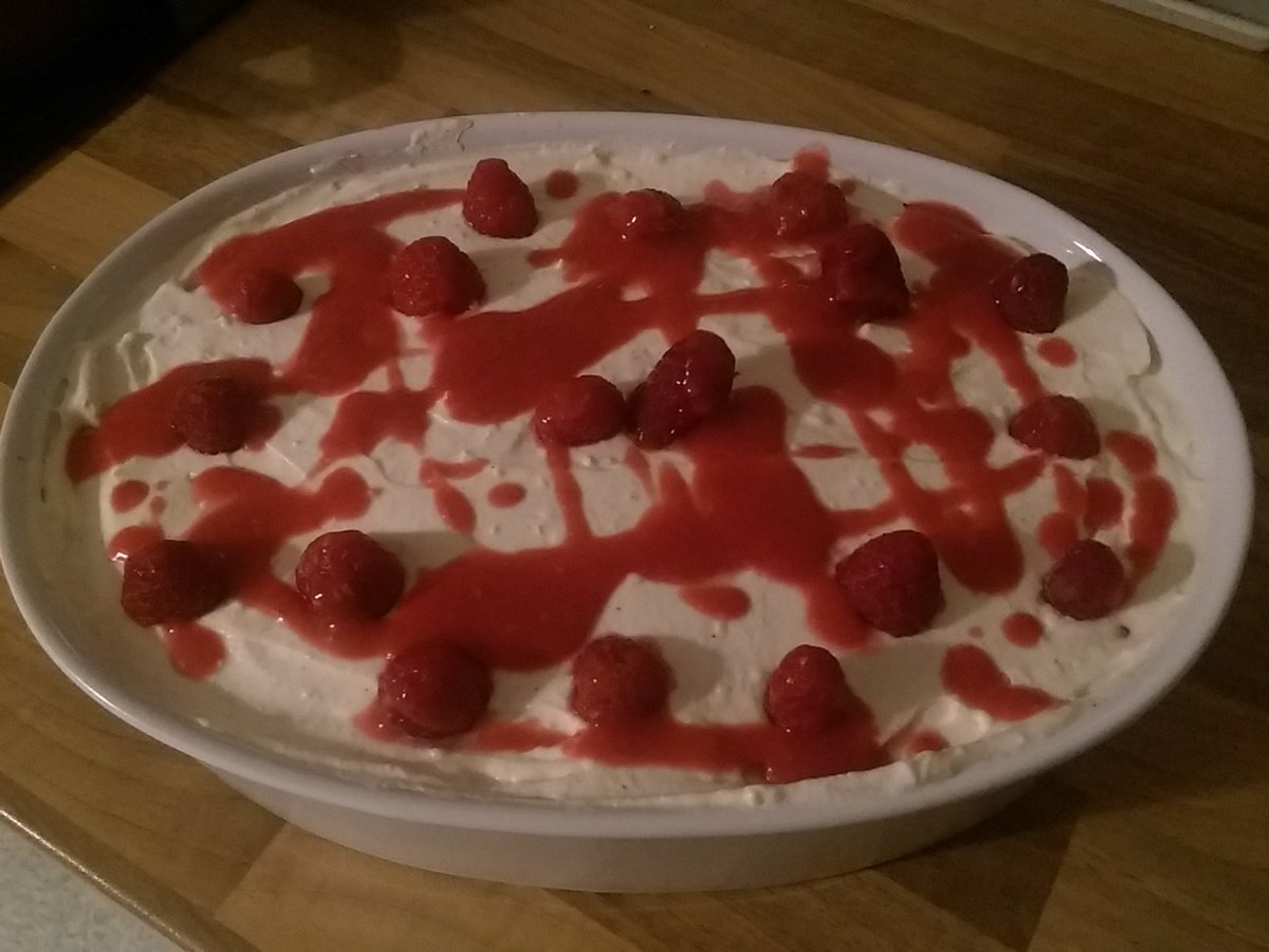 Beate Ziolo (@b_ziolo) on Twitter photo Lecker Himbeer Tiramisu #foodporn Lecker Himbeer Tiramisu #foodporn