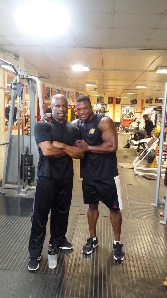 2 British champs getting a session done. A lot of wisdom and talent in that photo #cnp #bodybuilding #teamcnp #gym