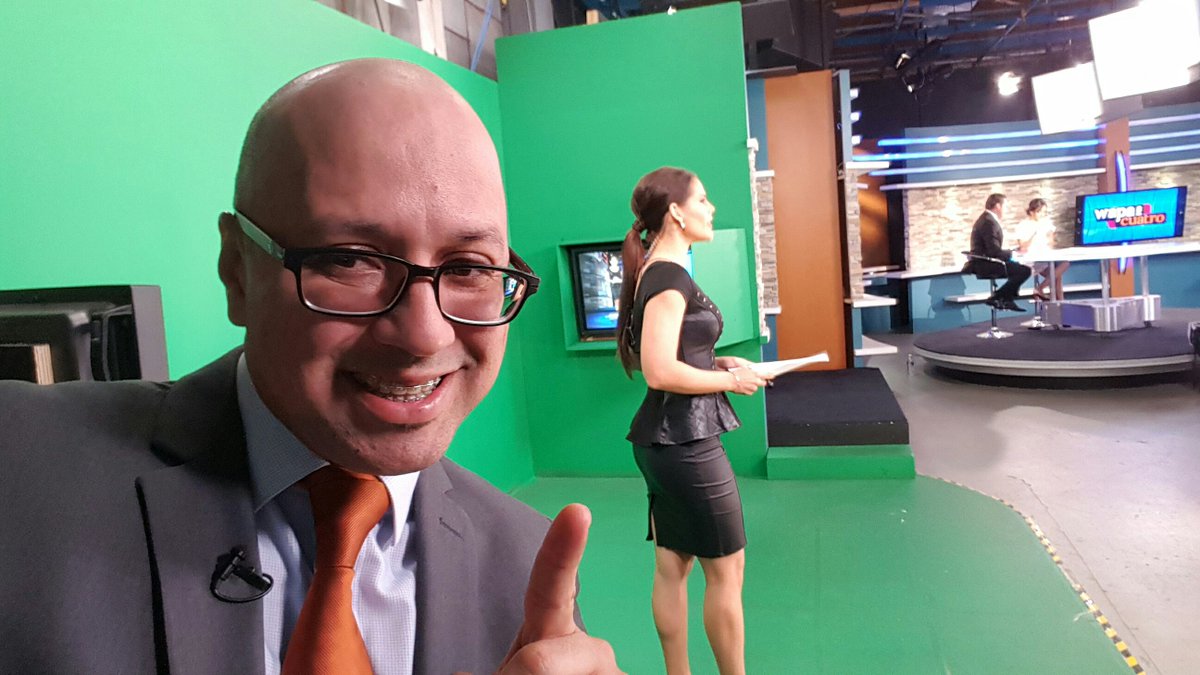virtualizate's tweet photo. Ya llegando a @wapatv hoy hablamos de los mejores Smartwatchs @gtorreswapa @NicoleChacon1 #TecnoSOS https://t.co/RpJ5WMUIQF
