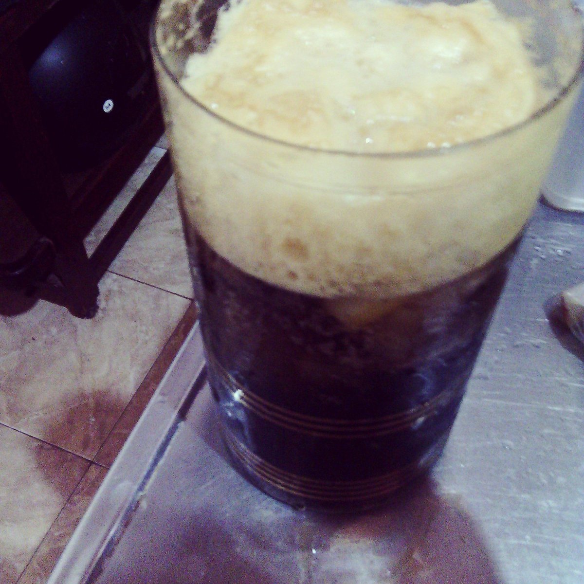 AnahiBustos4's tweet photo. Con.mi.amor.un Fernet. https://t.co/x2P1pT4sKU