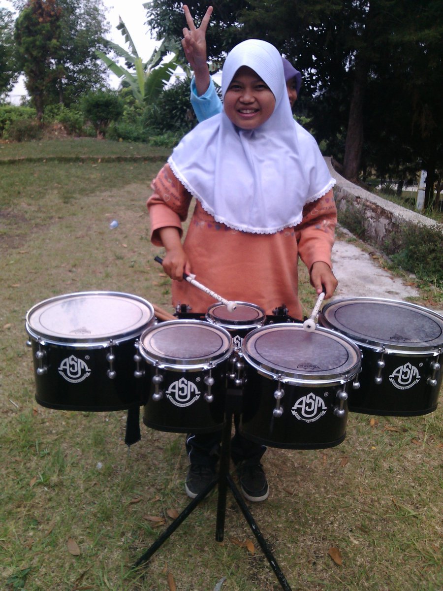 FadilaSadiah's tweet photo. Marching Band☺😍😚 https://t.co/gvNzzUSQX4