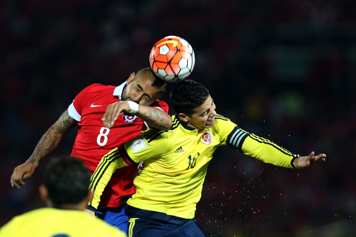 LaRoja's tweet photo. ¡Fin de partido! #LaRoja y @FCFSeleccionCol igualaron 1-1. El gol chileno fue de @kingarturo23 #VamosChile https://t.co/Tnr6kkGzuH