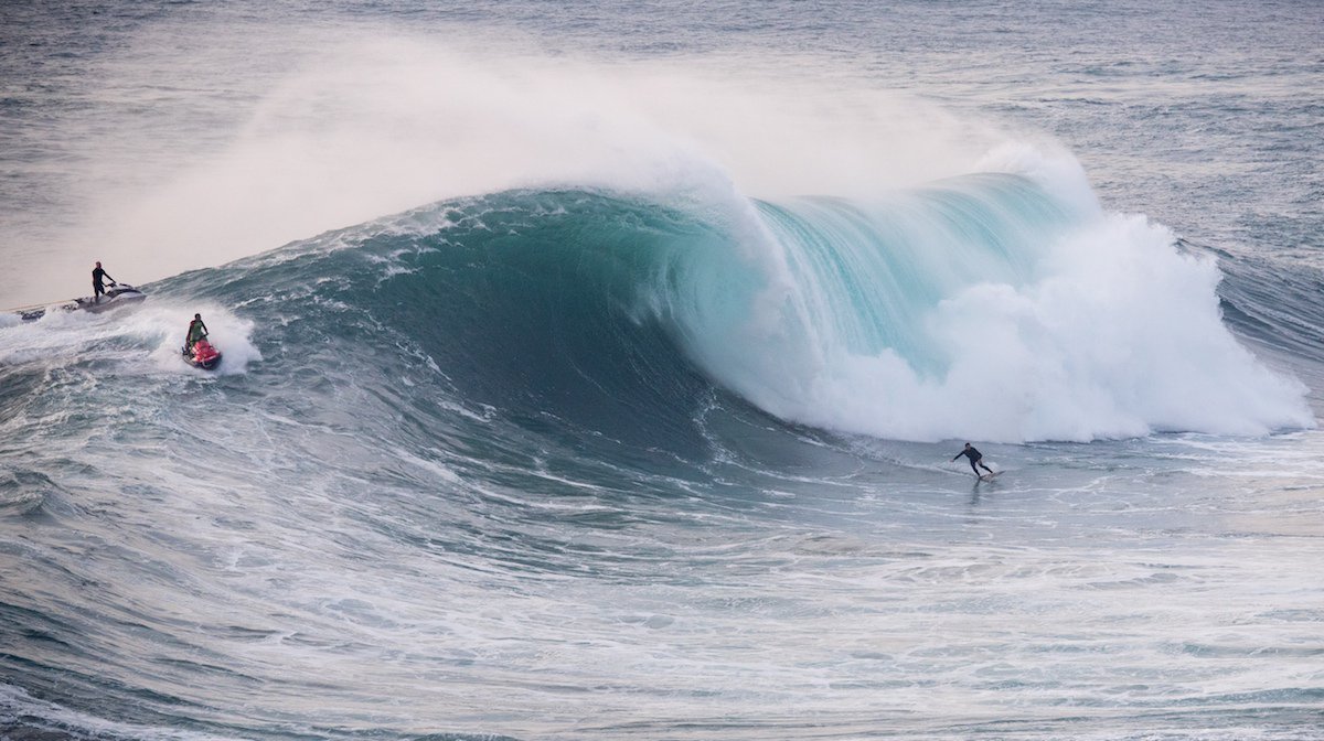 Surfer's tweet photo. Skimboarding Nazaré? Brad Domke checks another one off the list. 
https://t.co/Y1UjnTTkmu https://t.co/zcyobUJVDr