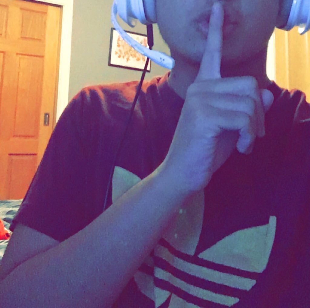 xBeAsT94_'s tweet image. Jesse: Your my next victim 
Egirl: I'm only 13 
Jesse-