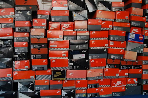 ComplexSneakers's tweet photo. There's now a new site that makes it way easier to cop sneakers: https://t.co/RC4awpTE45 https://t.co/5jV1MQY0HB