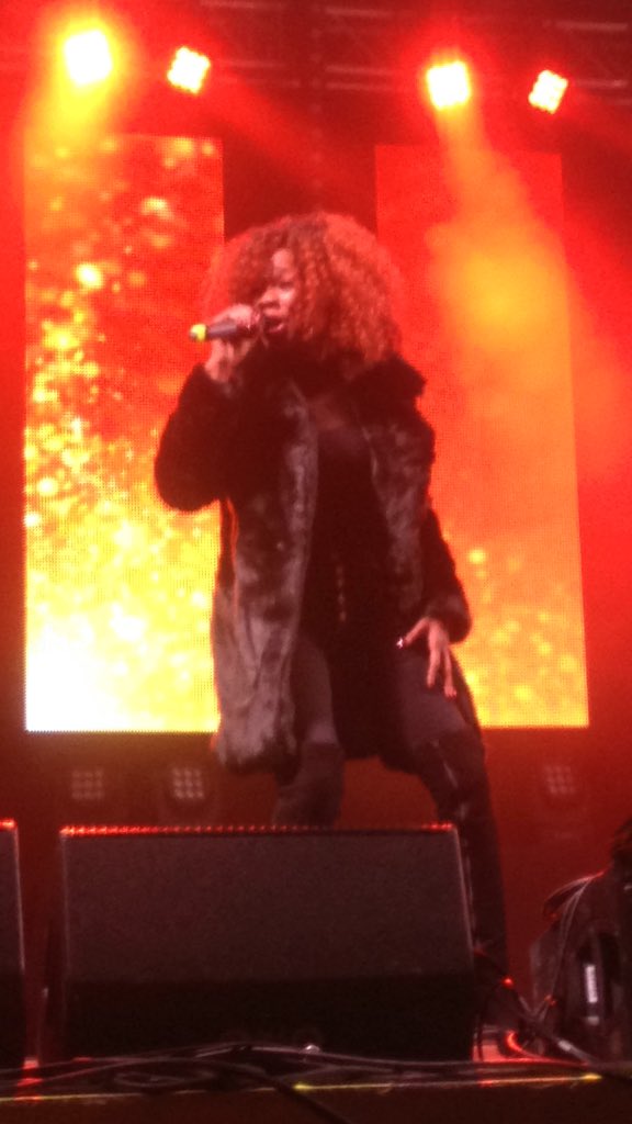 laurftlewis's tweet photo. @bupsibrown babe you smashed it xx love you loads #LeedsLightSwitchOn https://t.co/MwTAuNbdtN