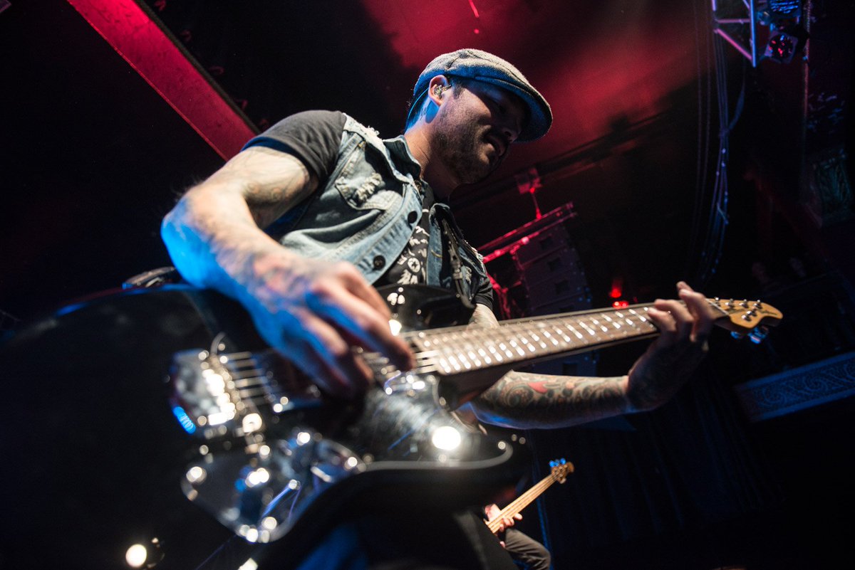 Photos from the Milwaukee show with <a href="/NeckDeepUK/">Neck Deep</a> and <a href="/ONEOKROCK_japan/">ONE OK ROCK_official</a> are up on our Facebook! (📷: <a href="/GrizzleeMartin/">Grizzlee Martin</a>)