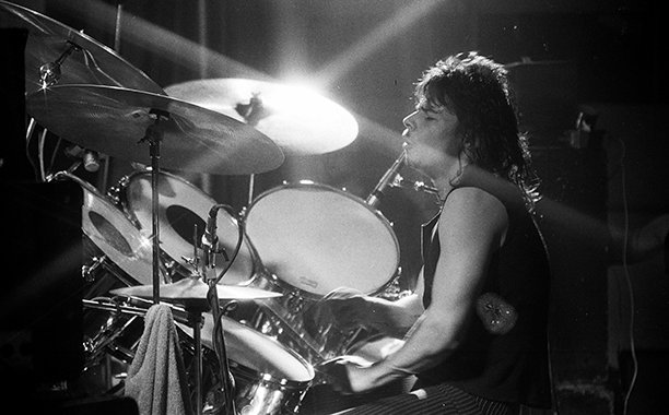 mammaloturco's tweet photo. I had no idea...great loss \m/#RIPPhilthyAnimal\m/#Motorhead\m/ @mclean428 @tessquiroga @puhinnalle_ https://t.co/A7AnFOp4gW
