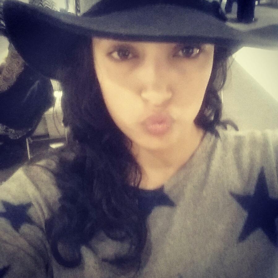SSoukaina40's tweet photo. Selfie time 👄👄👄👄💟 https://t.co/3rhudQHHBl