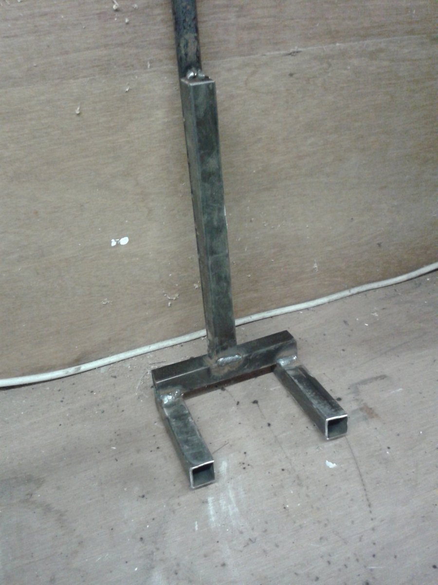 gibbsfurniture's tweet photo. @Purepallets @doodlebuilder88 @woodlawcarvings this is my that I knocked up. Best tool, works so well. https://t.co/B9Q1WfiKxP