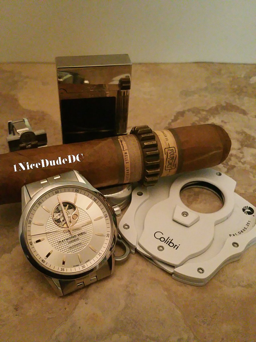NotEnuffTech's tweet photo. #cigartime #botl #sotl #cigaraficionados #siesta #customash #RaymondWeil #Freelancer #WatchPorn #stdupont #Colibri π https://t.co/WGdmWSdk2C
