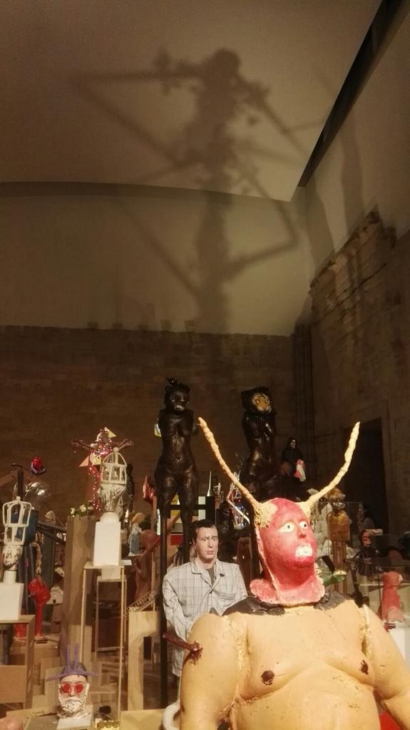 NoemSols's tweet photo. Impactante instalación de #Enrique Marty en @PatioHerreriano.  Sorprendente visión del artista #GenioMarty https://t.co/EqSVWSp9Fa