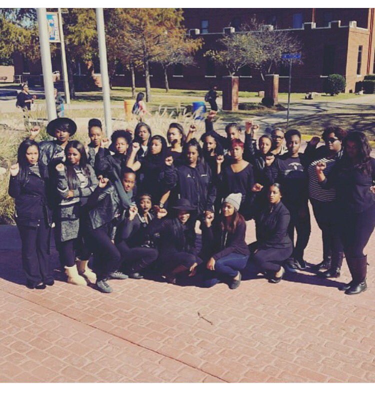 2017_Kmichelle's tweet photo. #BeTheChange ✊🏾 #blackout #conceredstudent1950 https://t.co/WG8ZULz9Gj