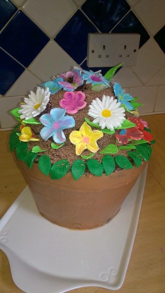 myan_louise's tweet image. Finally finished the #cake #sugarplate #baking #Day46 #100happydays #AllEdible