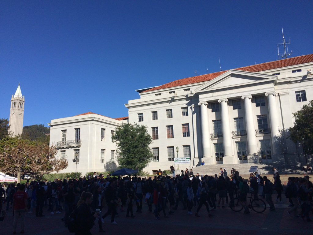 TAYLORPBOYCE's tweet photo. #MillionStudentMarch #sproulhall #saviosfootsteps ...field trips https://t.co/w4EujjJe3u