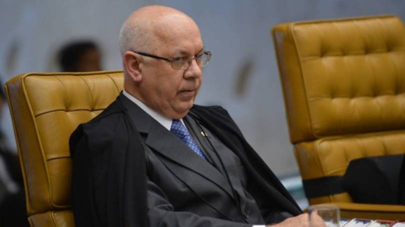 exame's tweet photo. STF suspende doações eleitorais ocultas > https://t.co/GUmgM4nJvD https://t.co/cCTXe7yM4T