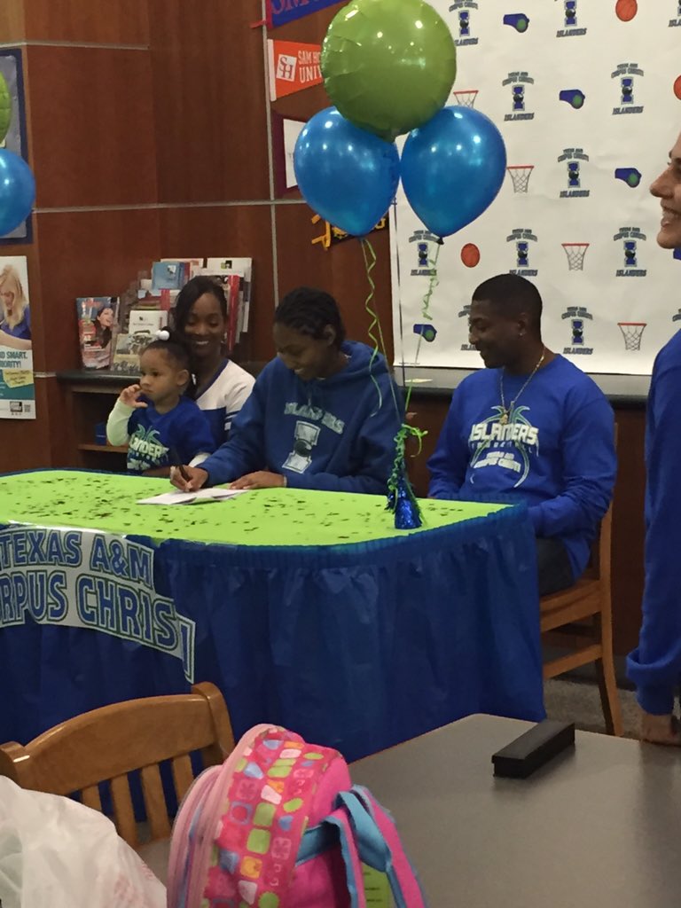 ColeCougarsVB's tweet photo. Congrats to our bbk player Dalesia Booth on her signing today to Texas A&amp;M Corpus Christi!!! https://t.co/eCOb4iqlmY