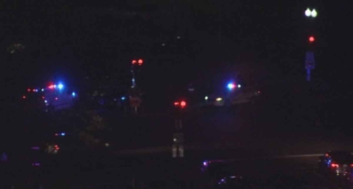 #BREAKING Police investigating suspicious car outside the US Capitol building https://t.co/l2vSvLA7Jq