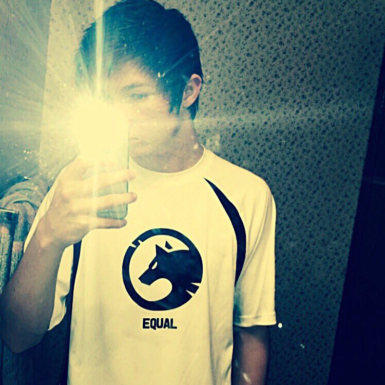 EqualSnipers's tweet photo. Who wants to rep us with one of these sick @EquaLHQ shirts! @EquaLSkittles @NotoriousEquaL in the pictures. https://t.co/hJFOyXhqkU