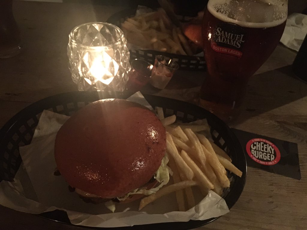 misbahmmemon's tweet photo. @Cheeky_Burger you did it again @THESHOPNW10 https://t.co/mHNg2rBeyg
