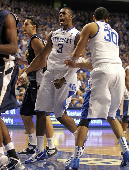 TerrenceJones1's tweet photo. #TBT nothing like that #BBN atmosphere during home games. Good luck @KentuckyMBB tomorrow opening up the season! https://t.co/uIYhVIFvz3