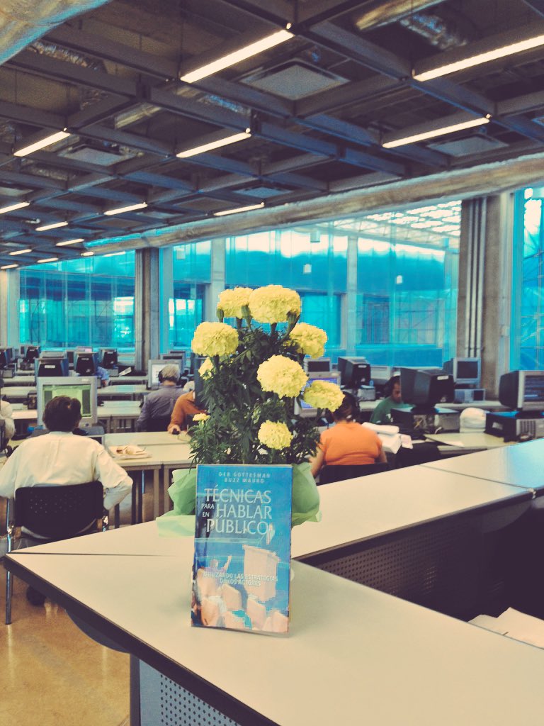 sileessenota's tweet photo. ¿Y ustedes ya encontraron algún #LibroLibre en @Central_CECEQ? https://t.co/nL9et8OTGe