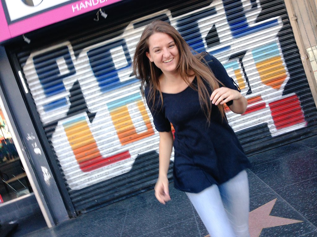CarlynZygmond's tweet photo. It's not a vacation if you don't find walls and attempt to look cute in front of them #cherubroadtrip #LAhangs ✨✨✨ https://t.co/TKpPMOj8FN