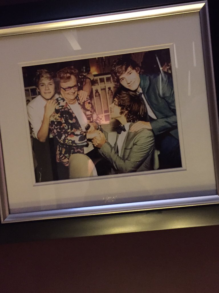 KarenEd89's tweet photo. Seeing @Real_Liam_Payne baby face in Bellingham Castle made our day @kellp22 #HeslipWedding #1Dwedding https://t.co/Vq1qz0z2M0