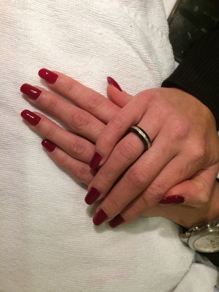 LooksbyLucyUK's tweet image. Gorgeous nails! #bloodsisters #squovalnails #pronails #looksbylucyuk