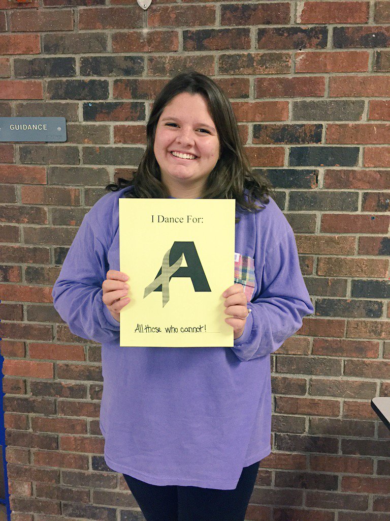 gracelyn_bush's tweet photo. I dance for all those who cannot🎗#whyidanceblue #AHSDanceBlue16 @AHSDanceBlue @UKDanceBlue https://t.co/uOZL6GD1w2