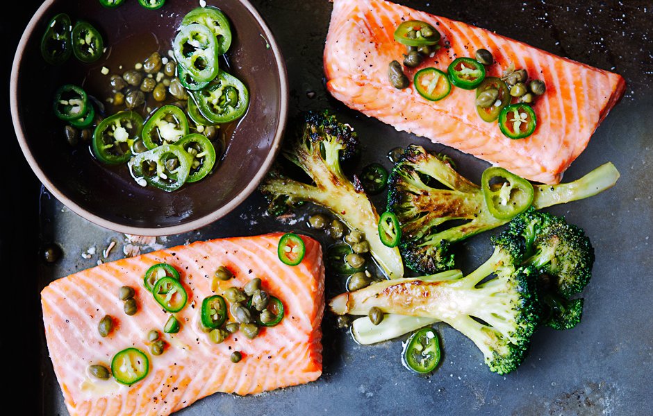 bonappetit's tweet photo. These one-pan dinners are a gift from us to you… no seriously. The recipes are free https://t.co/KMgv7r9iVx https://t.co/YUzNJIXoJz