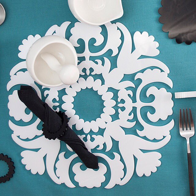 victorialekach's tweet photo. When was the last time you gave your imagination space to play &amp; ponder? Be creative setting your table ✅ #tabletop https://t.co/ZkbivjFBsW