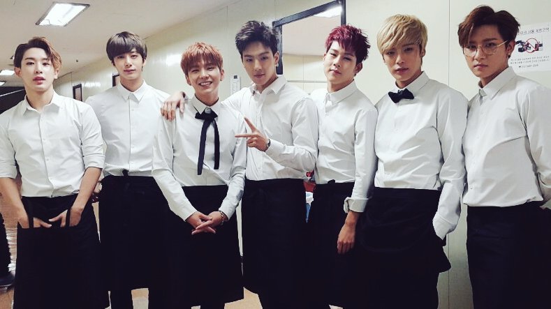 OfficialMONSTAX's tweet photo. [#형원] 따뜻한 커피와 함께한 따또남. 감기 조심해요 다들. 아프면 안돼. #서래마을 #flowercafe #바리스타 임 https://t.co/ugigh0VgVA
