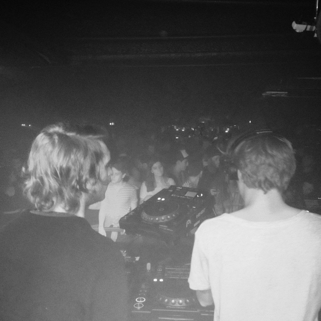 Gooood good good vibes at iboat. #kolsch #les deux #loewenthal