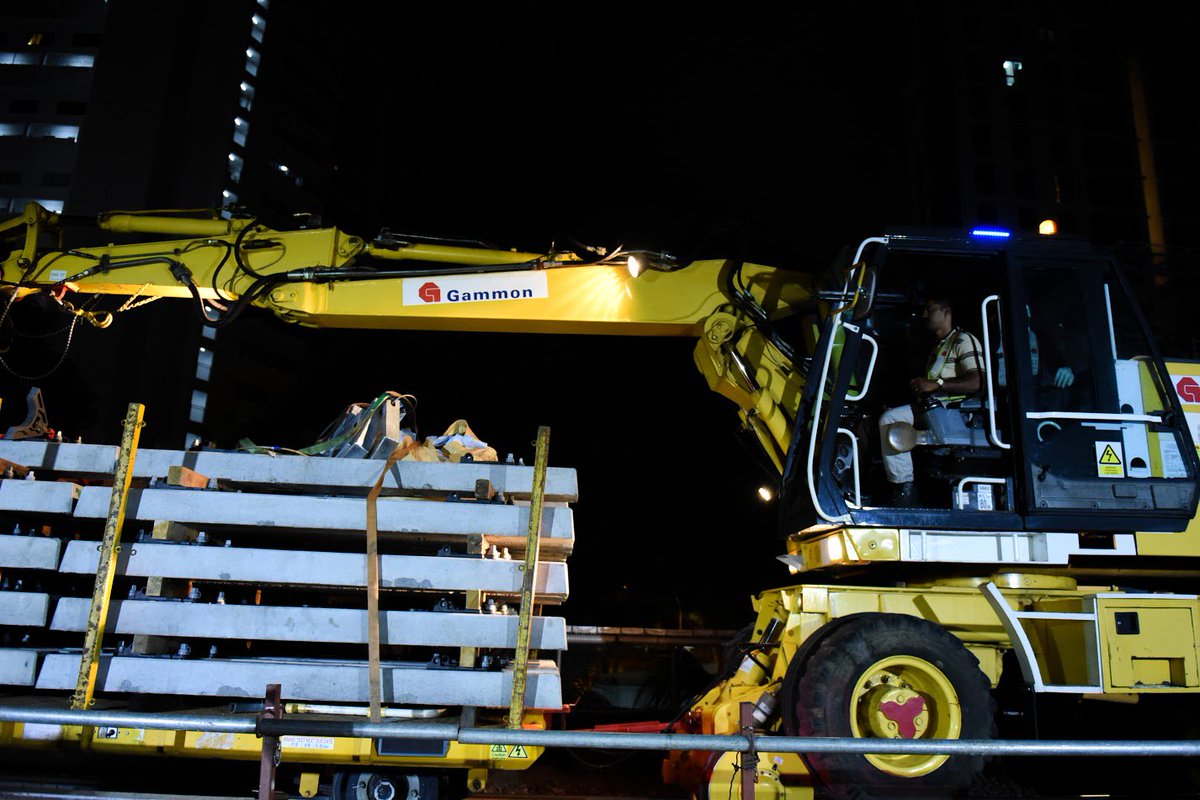 ChannelNewsAsia's tweet photo. IN PICTURES: The men and machines working overnight to replace 188,000 #MRT timber sleepers https://t.co/v3g9PRQppR https://t.co/nQmcn7LoZI