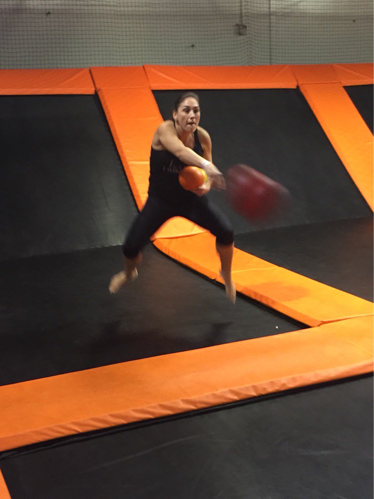 kristicarter19's tweet photo. Kicking off #platinumedge2015 at #urbanair !! #fitlifeteam #firedupfit @ChristyKilgore @EmberNevill https://t.co/kPCqmcPtFS