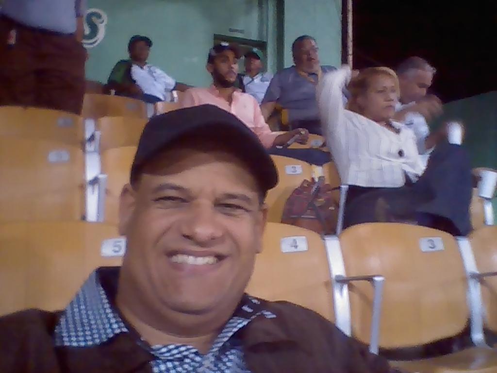 DiscoveryRoad's tweet photo. En Vivo desde el Estadio Tetelo Vargas... # vamo'aceile #yosoyleña #discoveryroad https://t.co/WnP18qQCa1