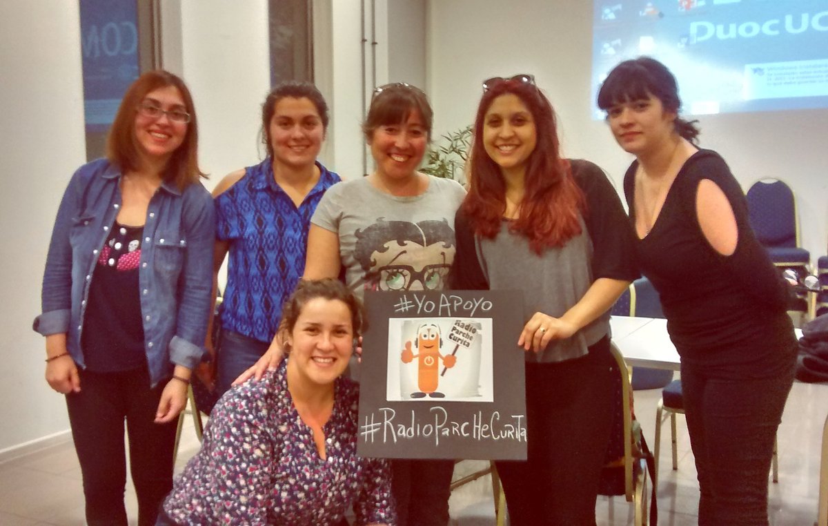 Alumnas Diplomado <a href="/DuocUC/">Duoc UC</a> apoyan #RadioParcheCurita La 1era Radio infantil IntraHospitalaria de Chile en #Hegc 🎧🎤🏥👣💞