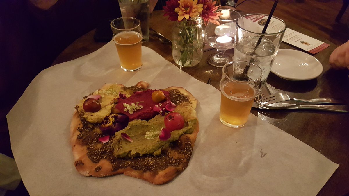 CraftBeerBrett's tweet photo. 2nd Course @foundersbrewing @JK_ODonnells w/ Mosaic Promise @CavBeer_IN @CraftBeerAdamL @JenLovesBeer @Hopologist https://t.co/MVTLaEpPnb