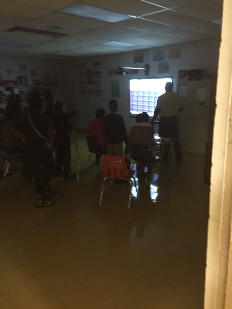 kirbymiddle's tweet photo. @SCSK12Unified more pics of KMS #Math&amp;LiteracyFamilyGameNight https://t.co/bCUi1sFp5X