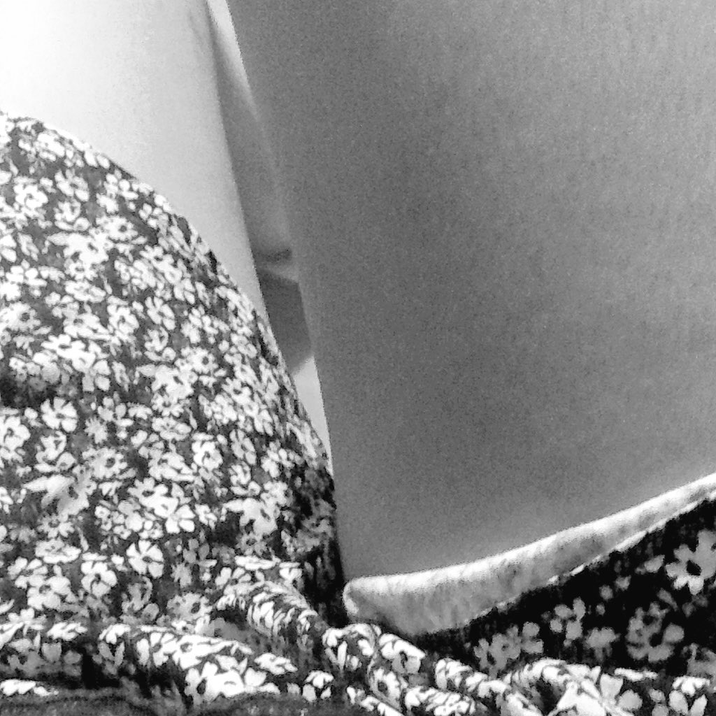 passion_ruth's tweet photo. Que...? Mucha ropa? 😏 https://t.co/mVLh3LFz3V