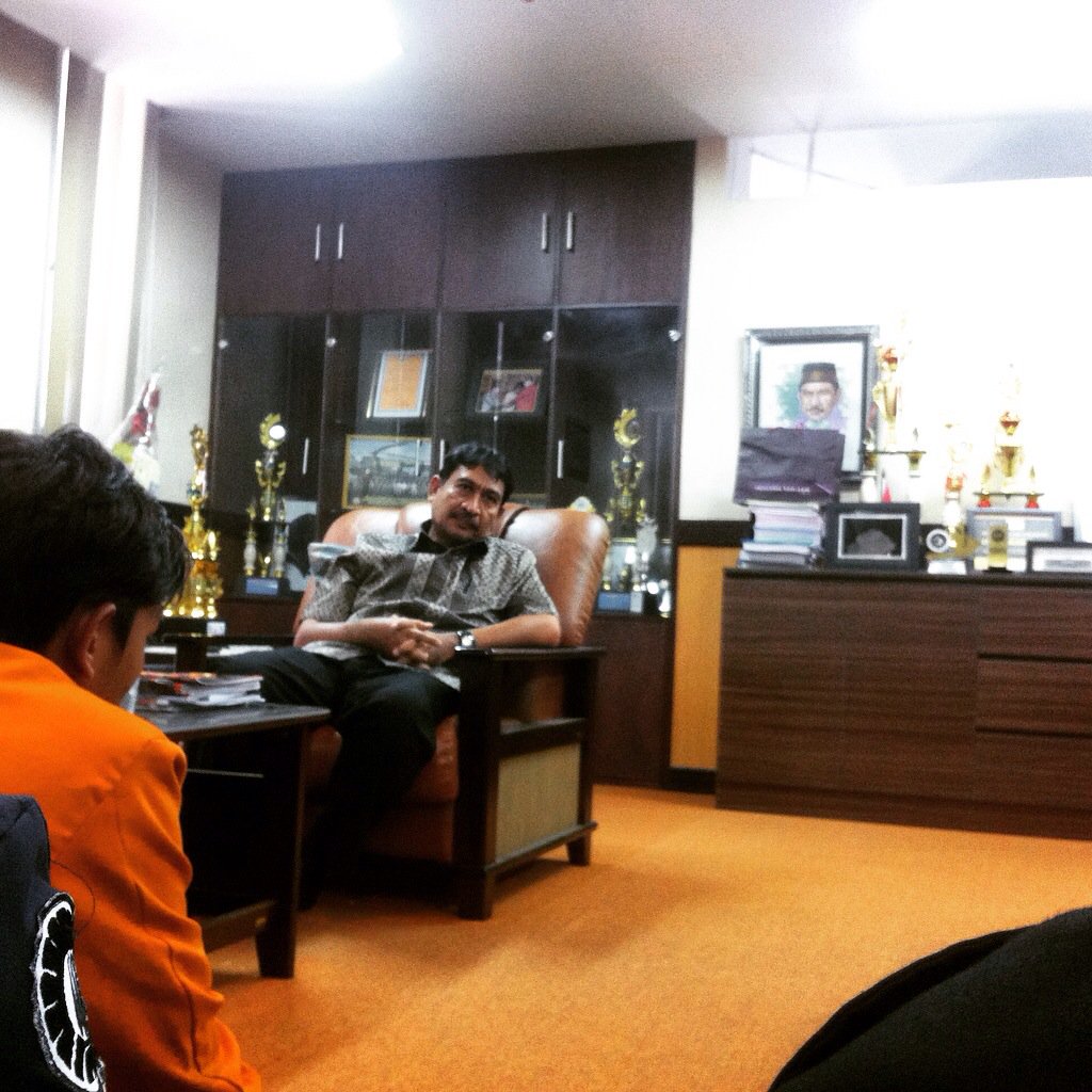 HMPS_IKOR's tweet image. Dialog bersama PR III UNIVERSITAS NEGERI MAKASSAR #INSTING #SAVEUNM